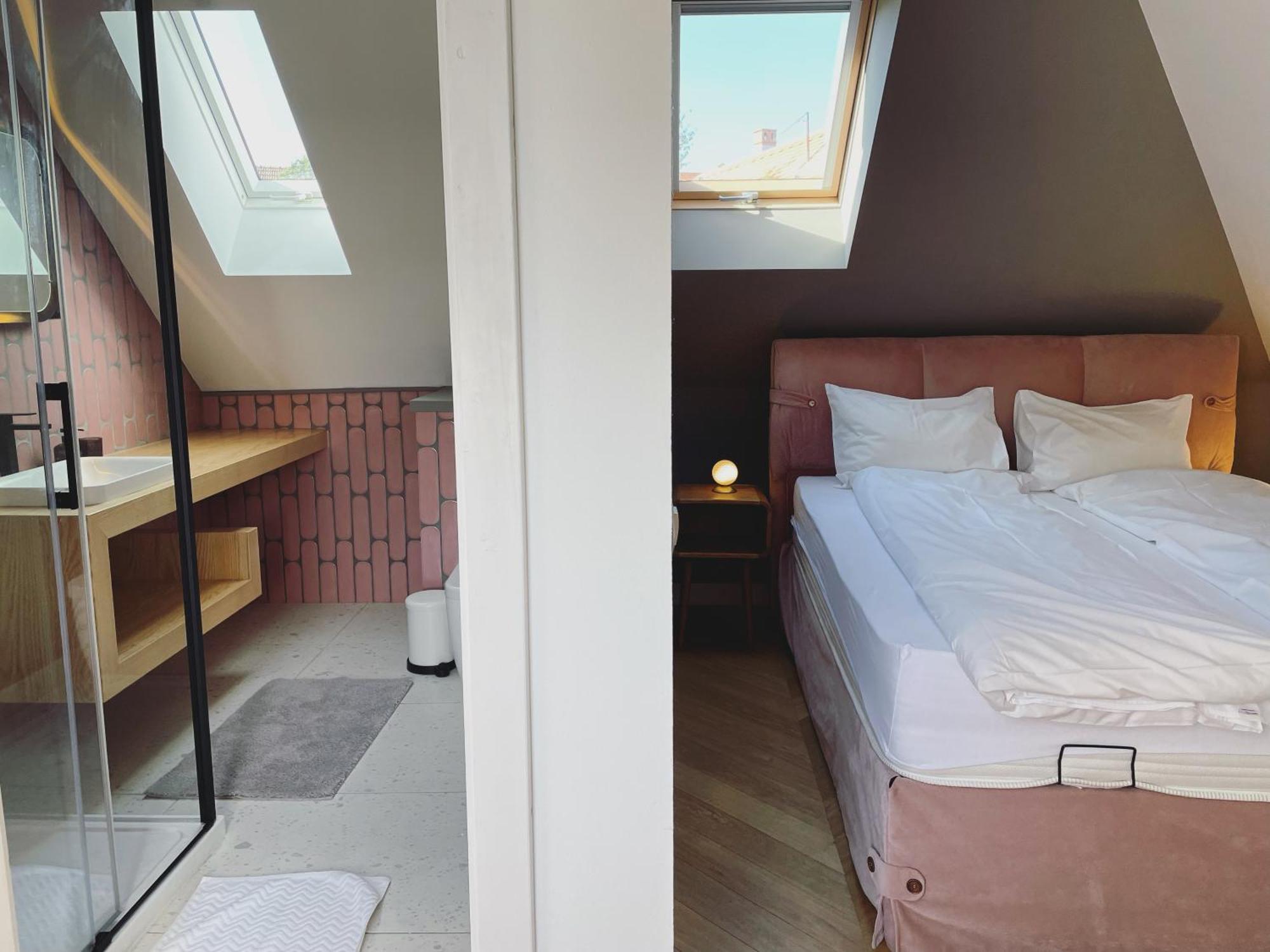 Frida Apartman, Exkluziv Varpanoramaval, A Belvaros Sziveben, Ingyenes Parkolassal Veszprém Exterior foto
